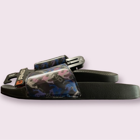 And1 slides size 8 - Picture 4 of 4